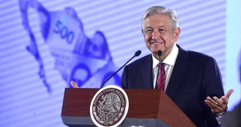 AMLO resalta recaudación fiscal