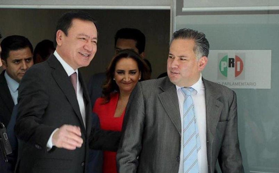 UIF: Nieto pide colaboración a priistas contra lavado de dinero