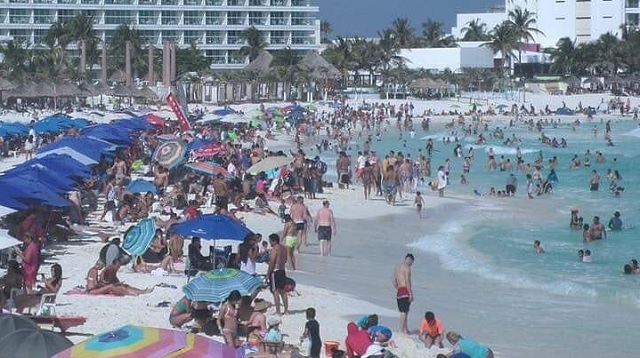 Cancún se vuelca con el turismo nacional para salvar la temporada ...